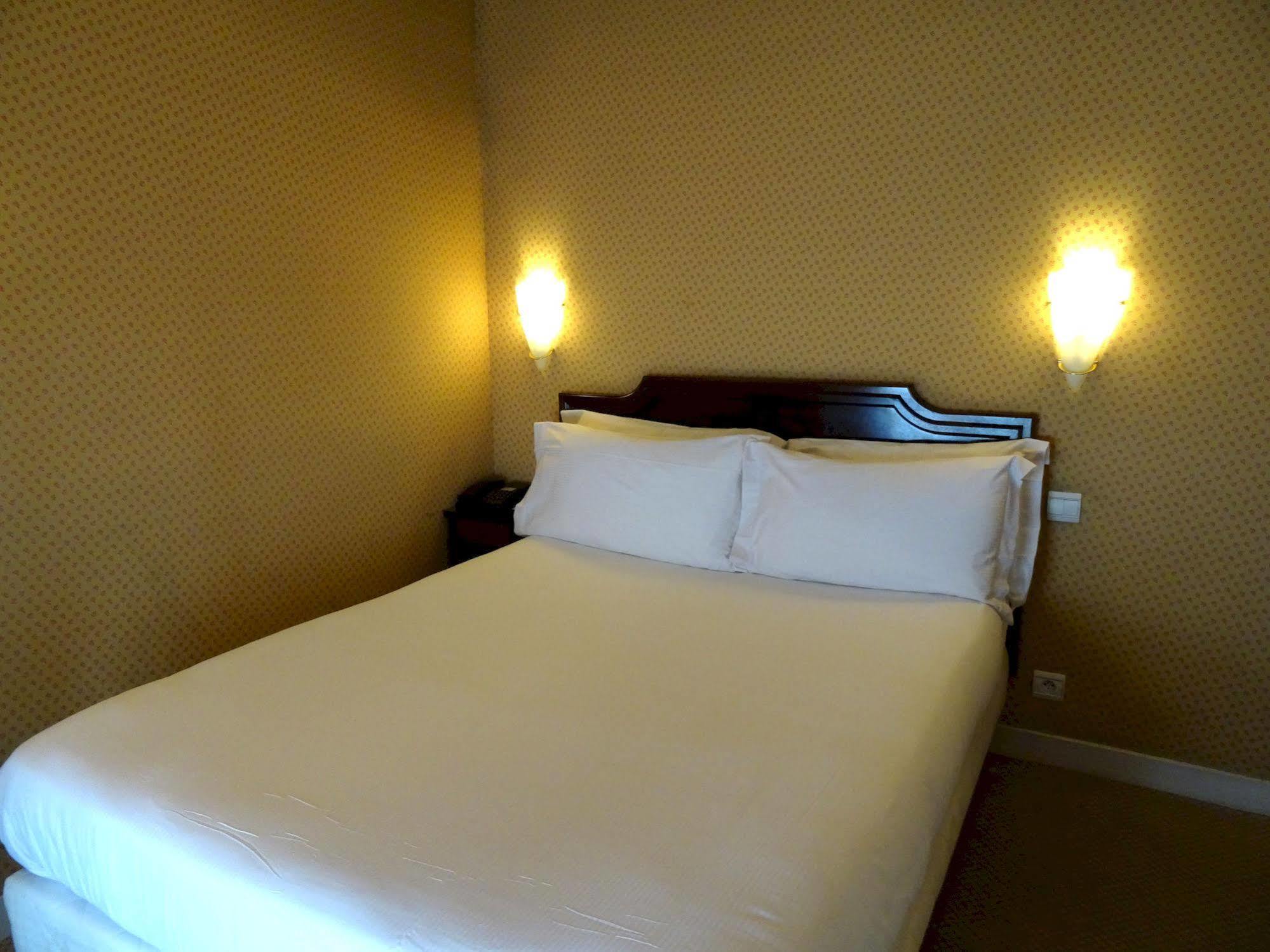 Hotel Ducs De Bourgogne Paris Ngoại thất bức ảnh