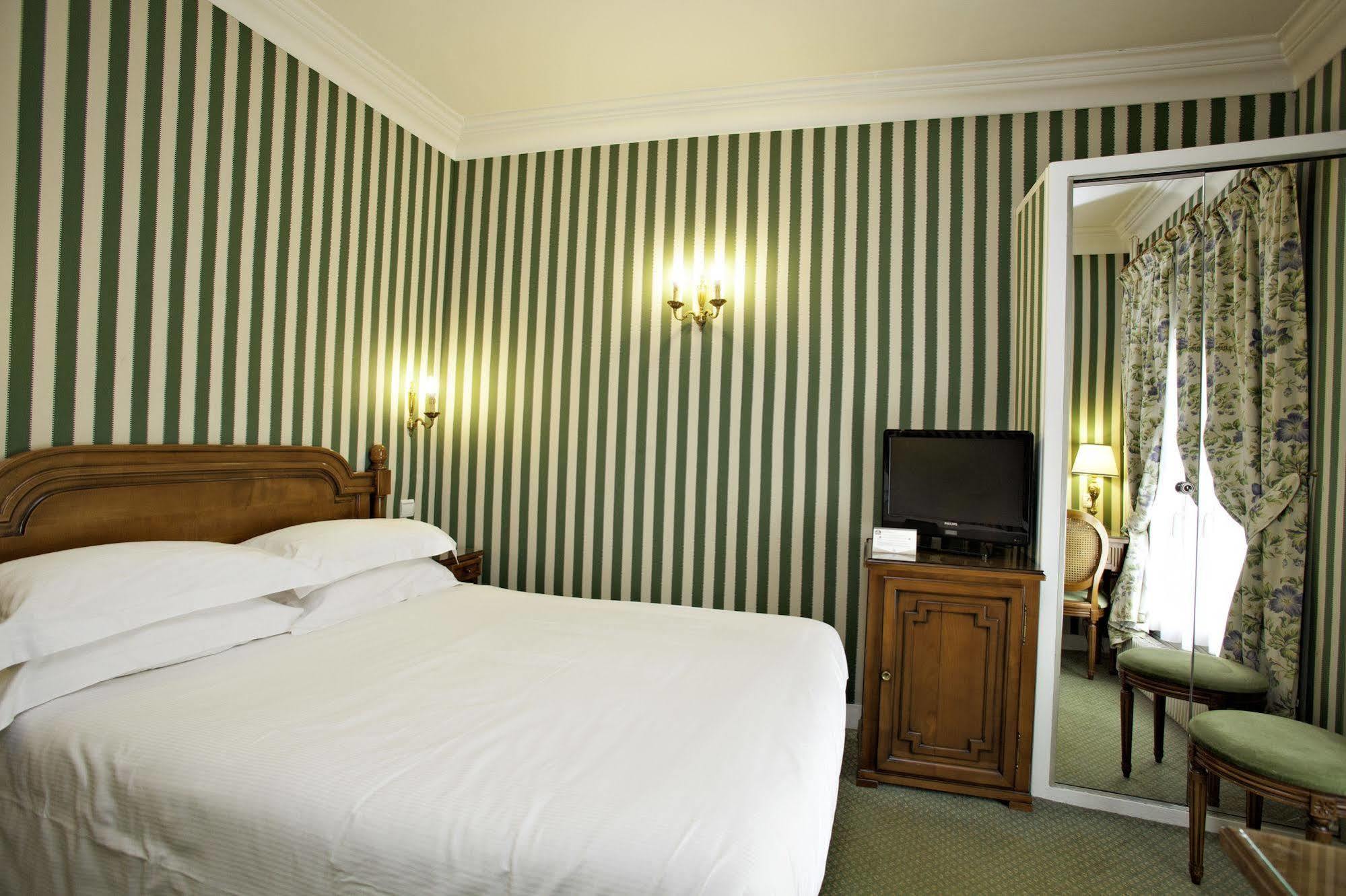 Hotel Ducs De Bourgogne Paris Ngoại thất bức ảnh